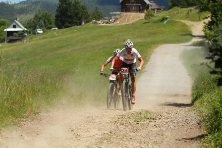 Kolarze na trasie/fot. BikeMaraton.com.pl