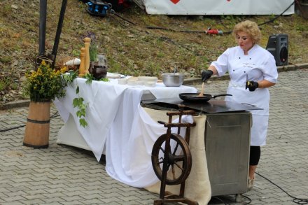 Maria Pietruszka i plenerowa kuchnia