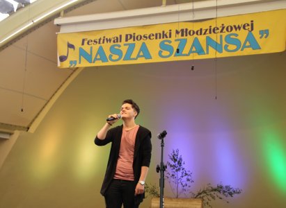 Uczestnik Festiwalu Piosenki "Nasza Szansa"