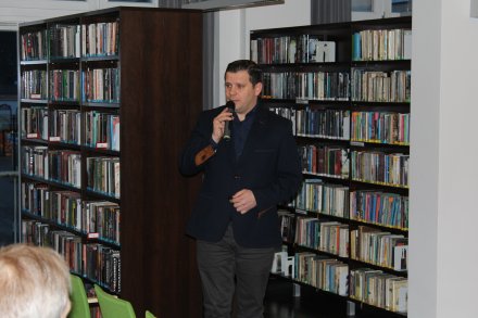 Burmistrz Tomasz Bujok wita uczestników spotkania