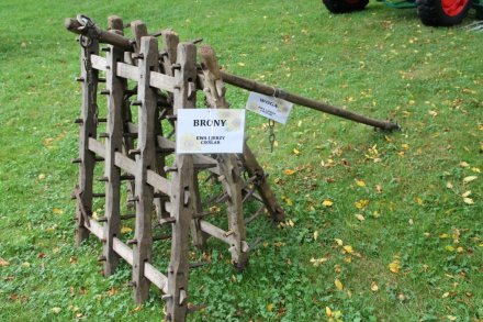 Wystawa maszyn rolicznych w Parku Kopczyńskiego - broni i woga