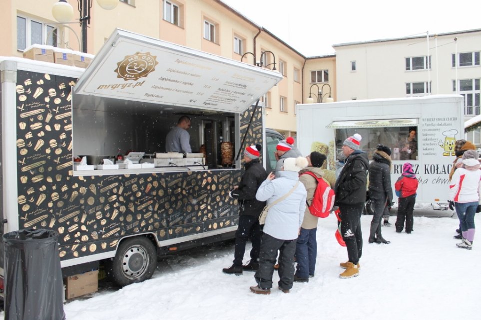 Food trucki na wiślańskim placu Hoffa