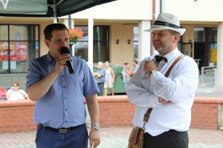Burmistrz Tomasz Bujok i główny organizator rajdu Vaclav Dostalek