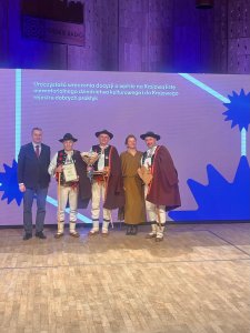 wiślańskie śpiewanie pod oknami