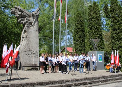 Fragment występu uczniów z SP1