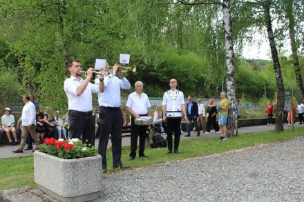Złożenie kwiatów pod Pomnikiem Poległym i Walczącym o Polskość i Wolność Ojczyzny