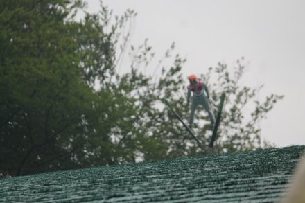 Skoczek wychodzi z progu