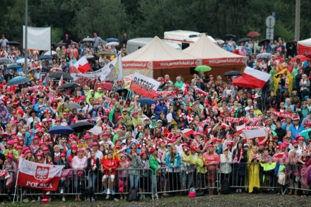 Kibice na skoczni w Malince