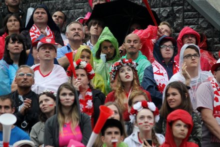 Kibice na skoczni w Malince