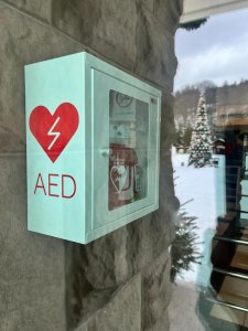 AED w Domu Zdrojowym na Placu Hoffa w Wiśle