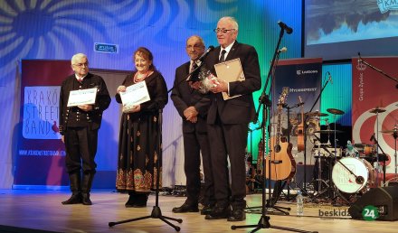 Trener Antoni Piechniczek po odebraniu nagrody/fot. beskidzka24.pl