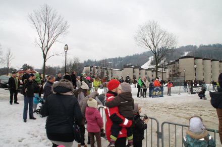 Widzowie podczas Turnieju Snow Polo