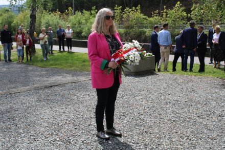 Złożenie kwiatów pod Pomnikiem Poległych i Walczących o Polskość i Wolność Ojczyzny