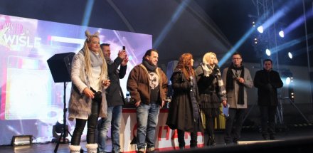 Artyści i burmistrz Wisłyna scenie