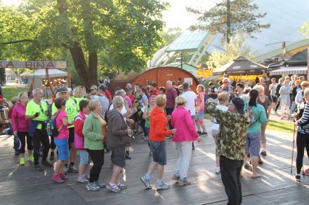 Uczestnicy Majowego Marszu Nordic Walking