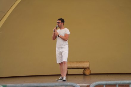 Prowadzący pokazy taneczne Gracjan Konstantynowicz