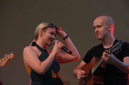 Fragment występu zespołu "Frele"