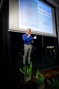 Prowadzący spotkanie Tadeusz Papierzyński