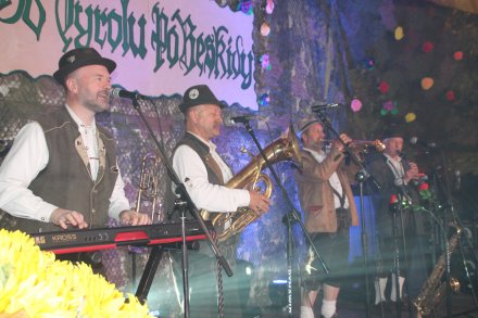 Występ zespołu Kwaśnica Bavarian Show
