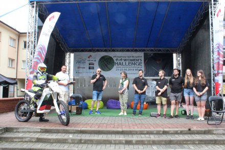 Organizatorzy na scenie