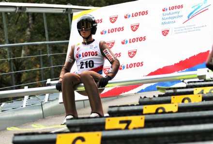 Piątkowe zawody w skokach narciarskich