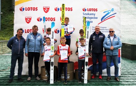 Piątkowe zawody w skokach narciarskich