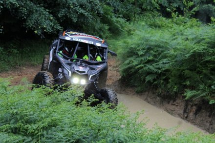 Rywalizacja na trasie rajdu