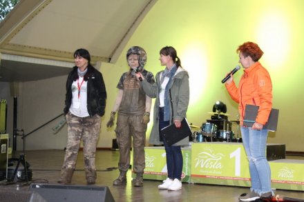 Ceremonia wręczenia nagród i pucharów zwycięskim załogom w rajdzie 4x4 Women's Challenge