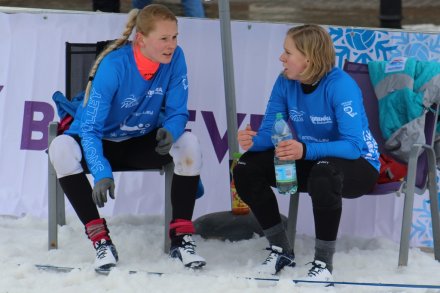 Zawodniczki oczekują na mecz