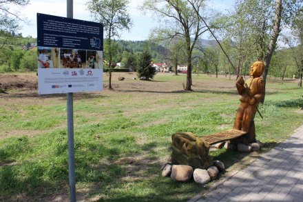 Rzeźby stworzone podczas pleneru rzeźbiarskiego