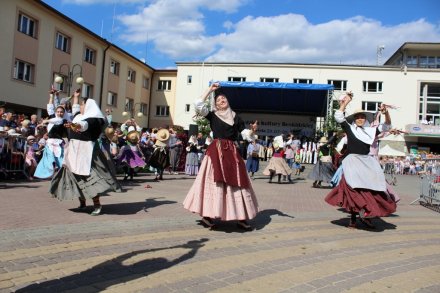 Taniec Hiszpanów na placu Hoffa