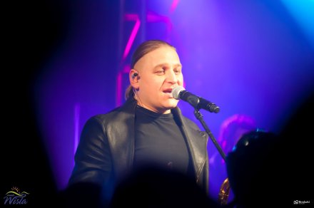 Paweł Golec śpiewa podczas koncertu