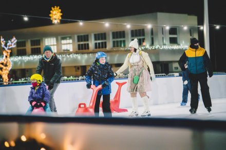 Bal na Sto Par na lodowisku