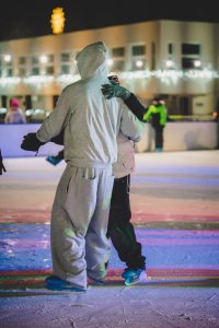 Bal na Sto Par na lodowisku