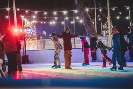 Bal na Sto Par na lodowisku