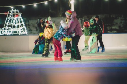 Bal na Sto Par na lodowisku