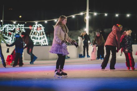 Bal na Sto Par na lodowisku