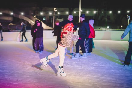 Bal na Sto Par na lodowisku