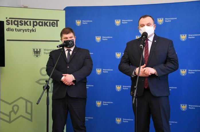 Konferencja prasowa z udziałem  marszałka województwa Jakuba Chełstowskiego.