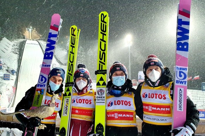 Polska drużyna ze srebrnym medalem w Zakopanym