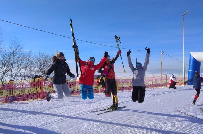 Sztafeta młodziczek w składzie: Olga Cieślar, Kamila Haratyk, Maja Kubaczka, Laura Wantulok