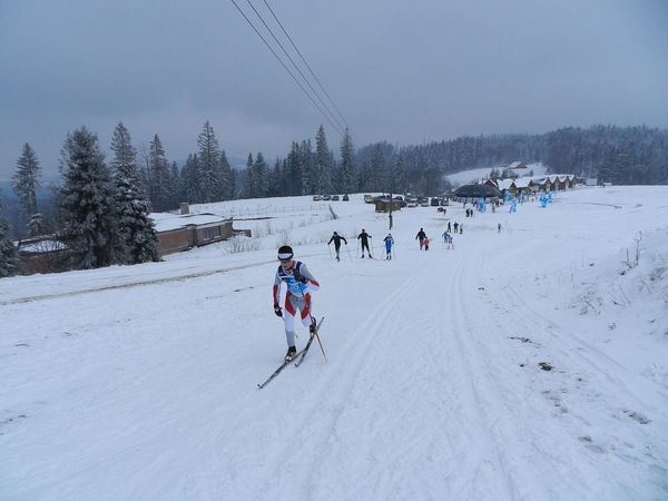 Zawodnicy rozpoczynający bieg na Kubalonce