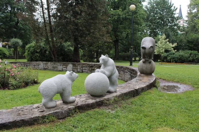 Rodzina niedźwiadków ponownie w komplecie