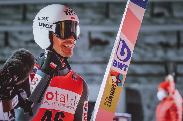 Piotr Żyła po udanym skoku