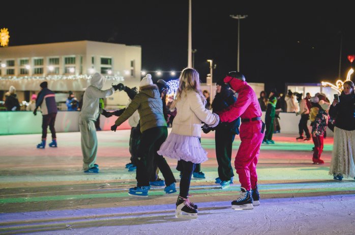 Bal na Sto Par na lodowisku