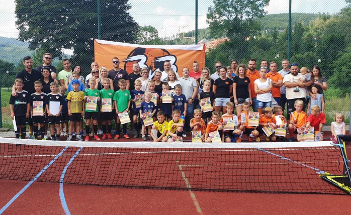 Uczestnicy wraz z trenerami i organizatorami