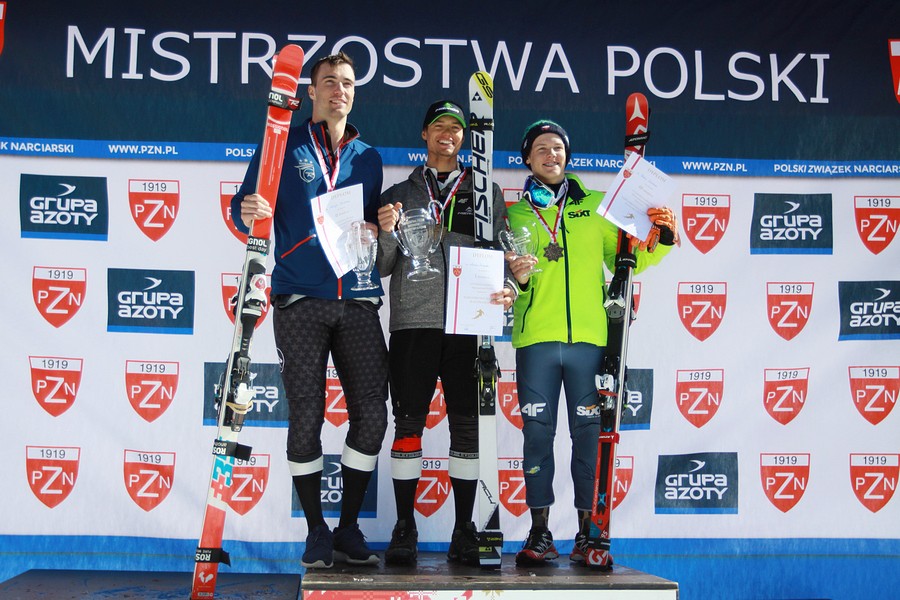 Adam Chrapek na podium Mistrzostw Polski