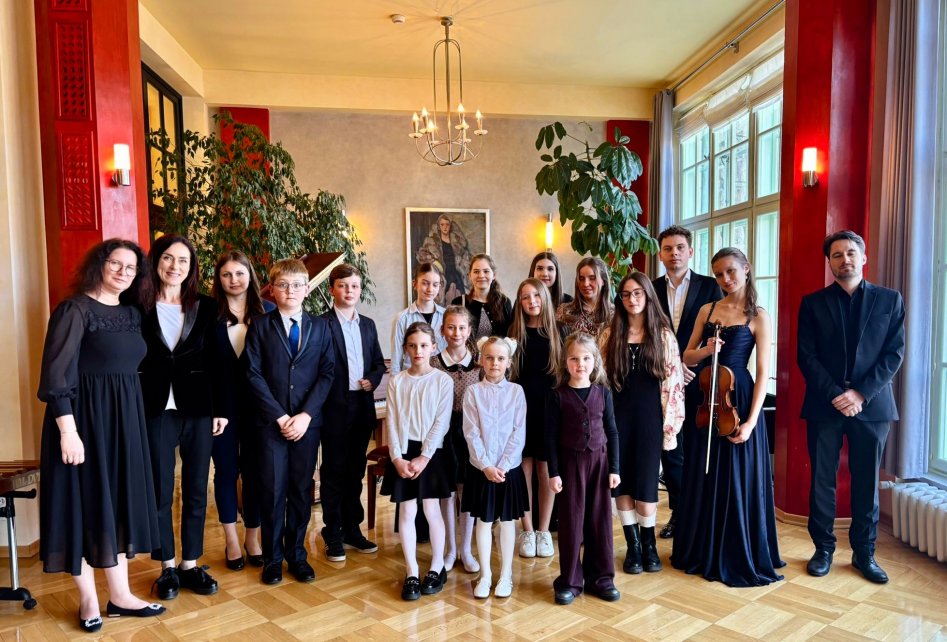 Koncert uczniów Społecznego Ogniska Muzycznego w Wiśle w Rezydencji Prezydenta RP