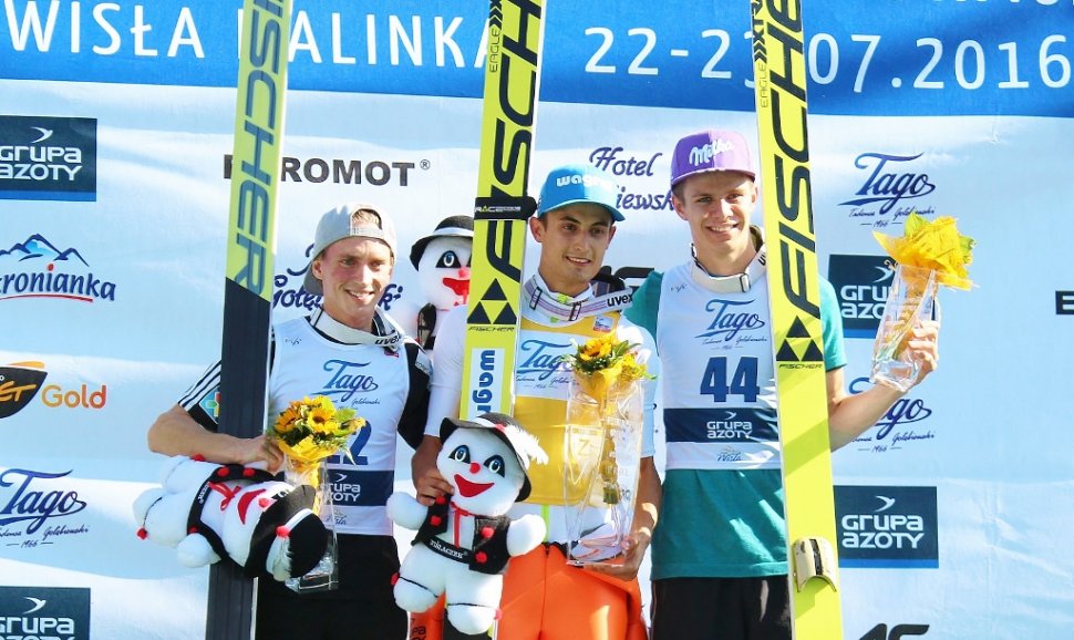 Najlepsi zawodnicy konkursu indywidualnego na podium: Anders Fannemel, Maciej Kot i Andreas Wellinger (od lewej)